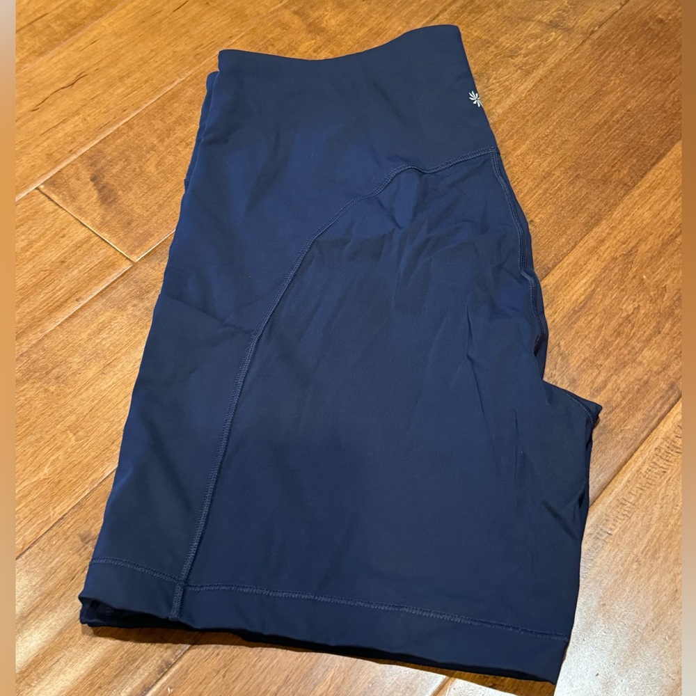 Athleta Ultimate Stash Short Bike Leggings